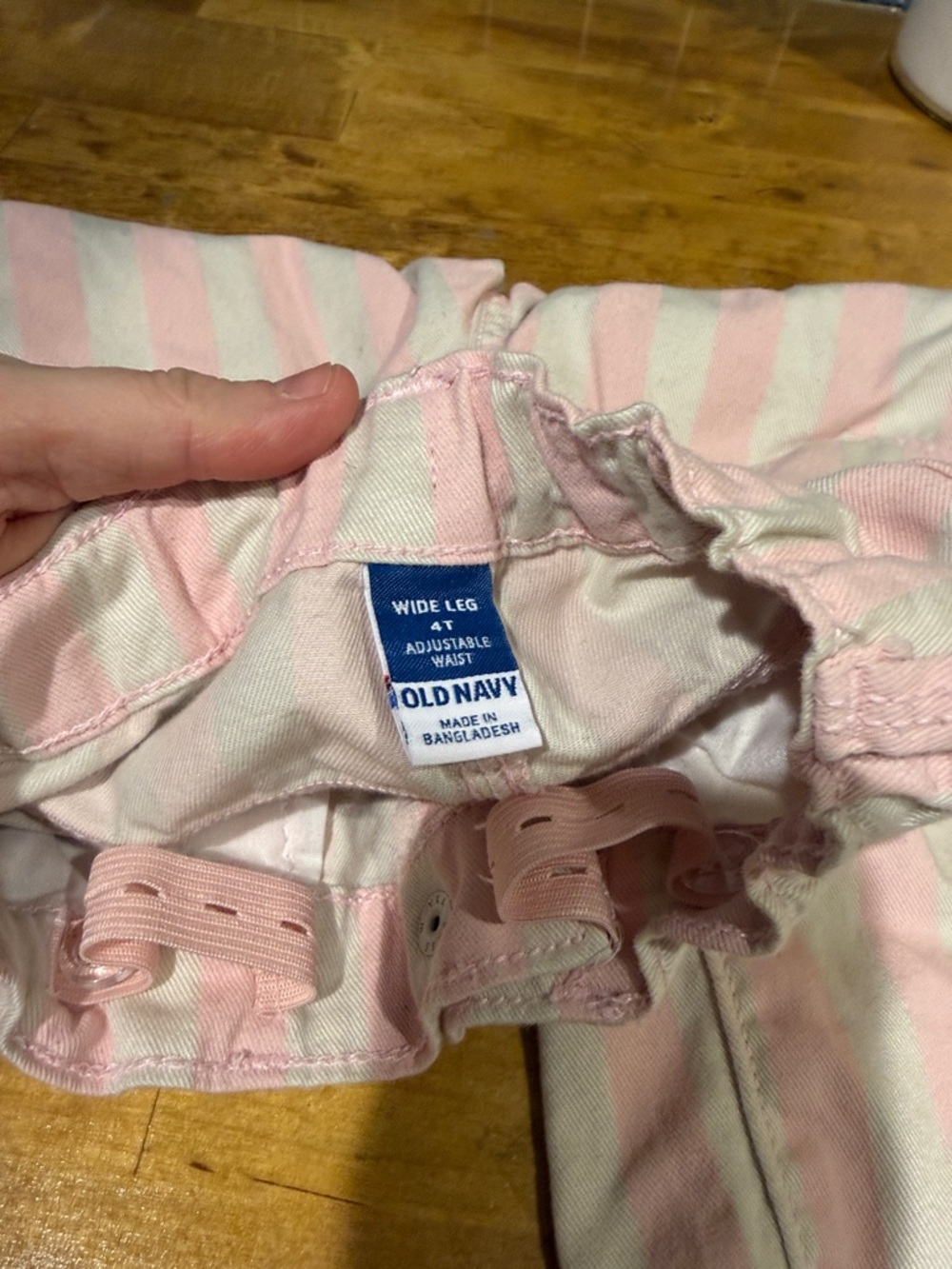 Four pairs of 4T girls pants for spring - Picture 2 of 9